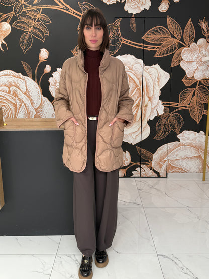 Piumino midi con impunture beige