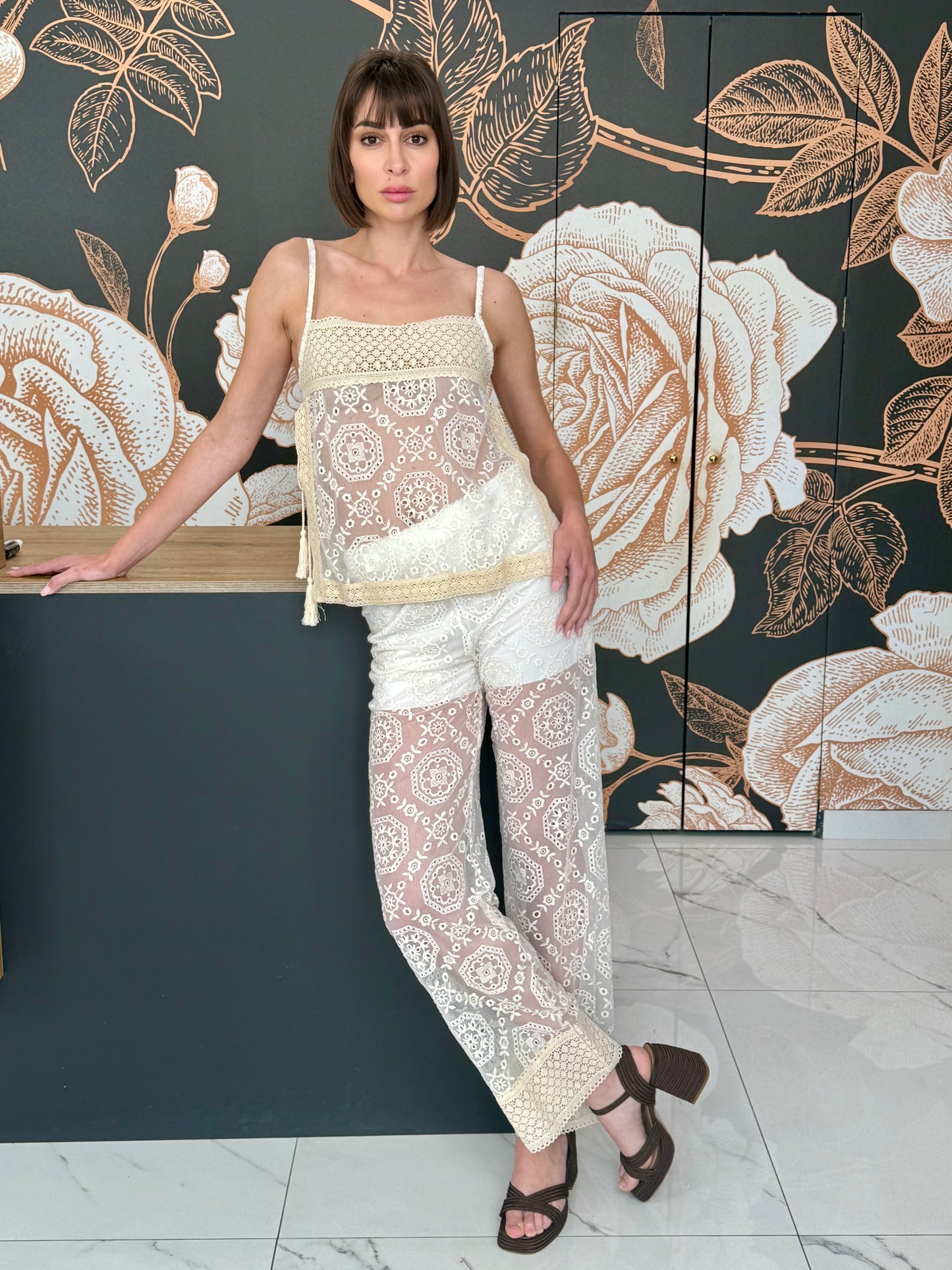 Top in pizzo con spacchi - HaveOne
