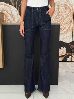 Jeans a zampa con tasche a toppa impunture a contrasto denim scuro - Haveone