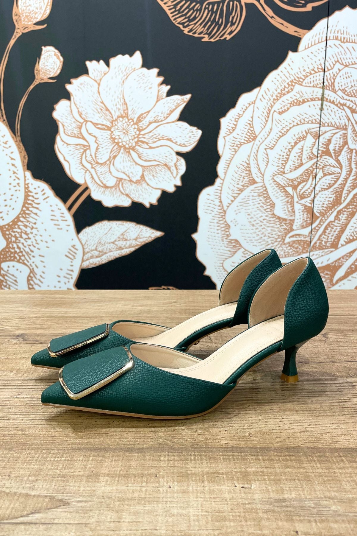 Décolleté in pelle oliviana verde