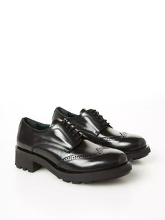 Scarpa stringata in pelle