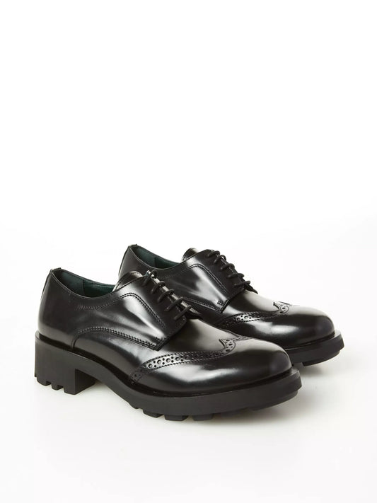Scarpa stringata in pelle