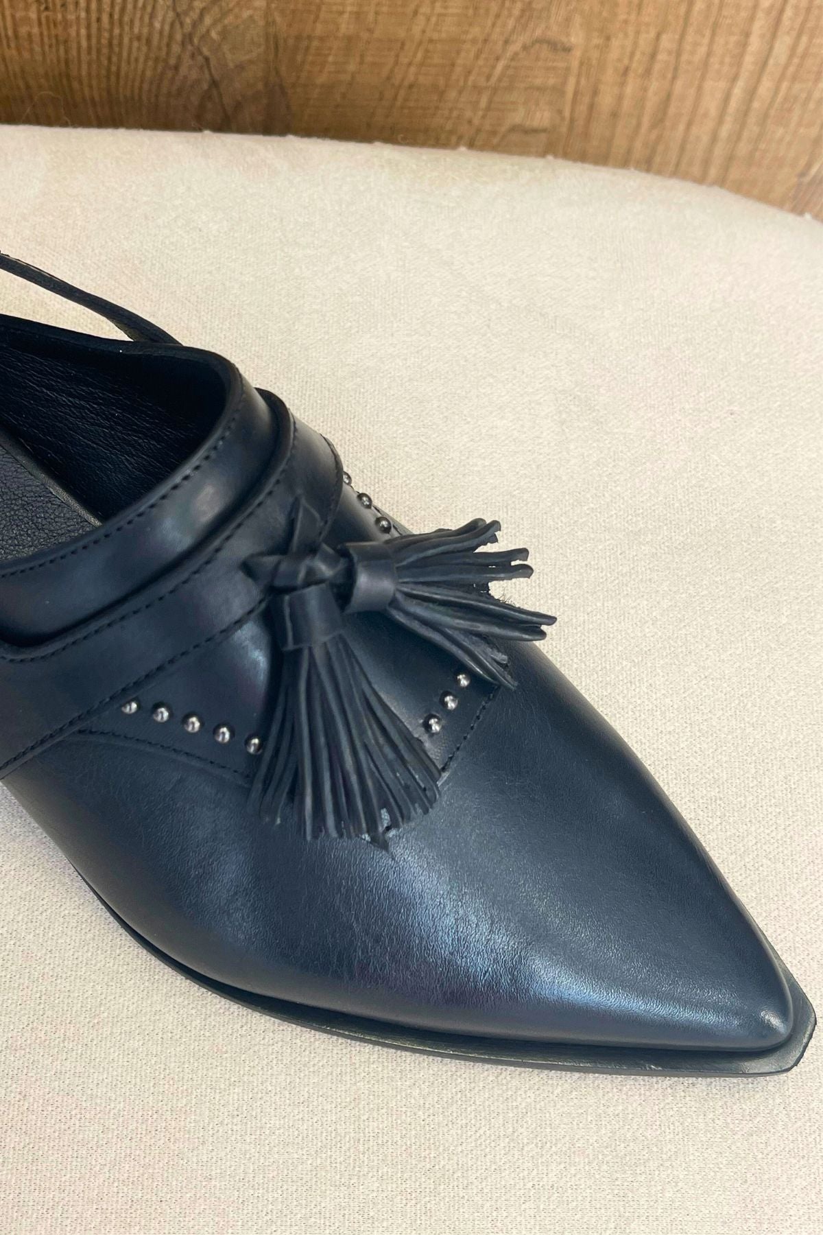 Sabot con nappine in vitello nero - Ovyé
