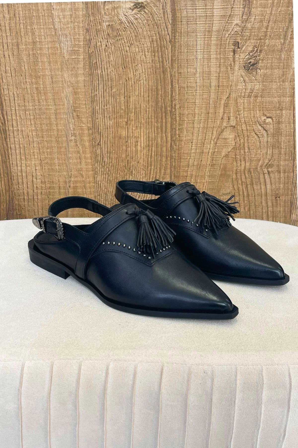 Sabot con nappine in vitello nero - Ovyé