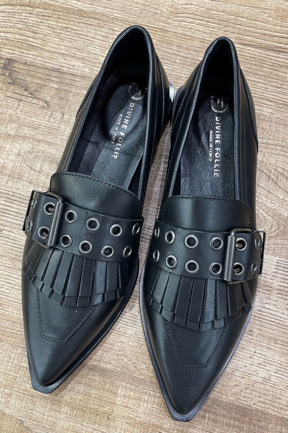 Mocassino in pelle con frange e fibbia - Divine Follie