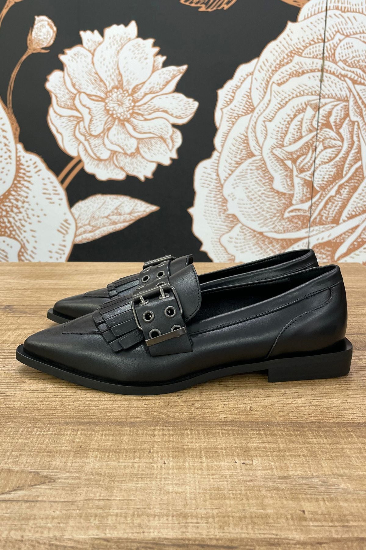 Mocassino in pelle con frange e fibbia - Divine Follie