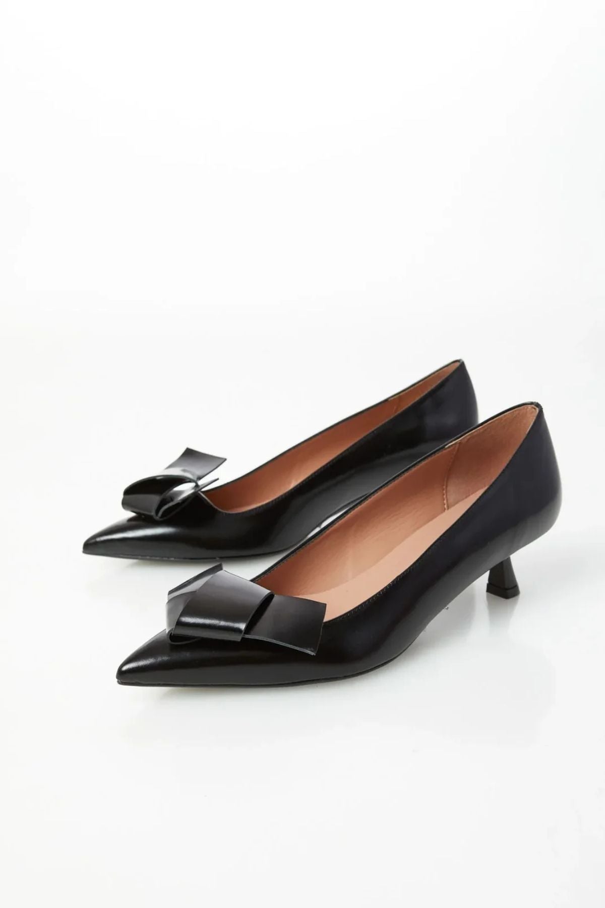 Décolleté in pelle nero con fiocco - Ovyé
