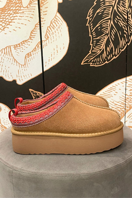 Sabot in pelle scamosciata con plateau camel - Ovyè
