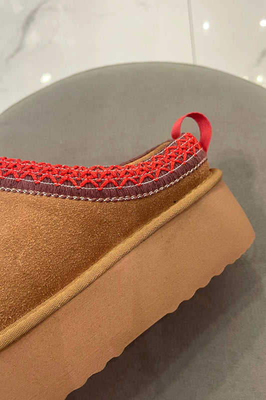 Sabot in pelle scamosciata con plateau camel - Ovyè