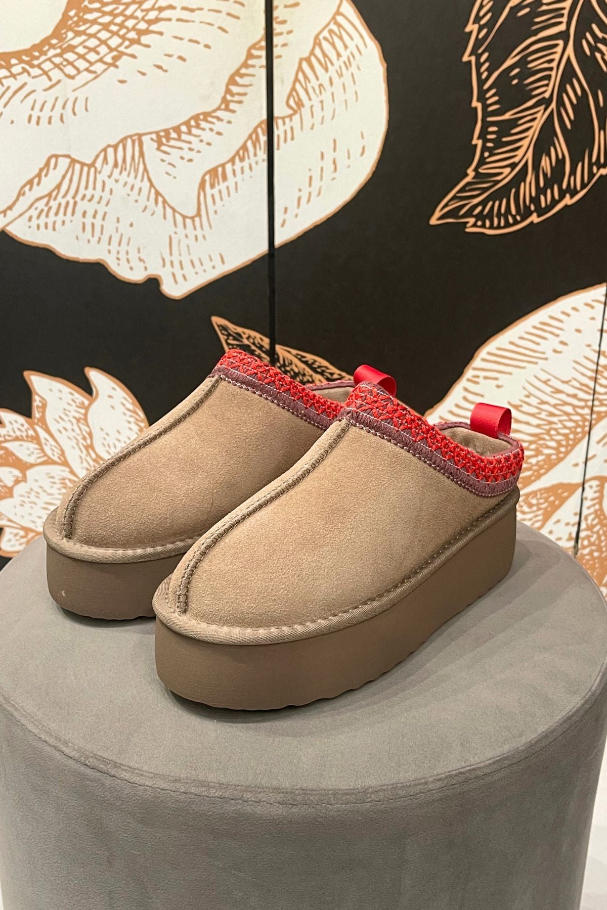 Sabot in pelle scamosciata con plateau taupe - Ovyè