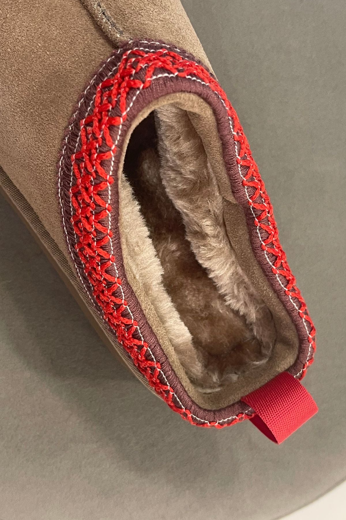 Sabot in pelle scamosciata con plateau taupe - Ovyè