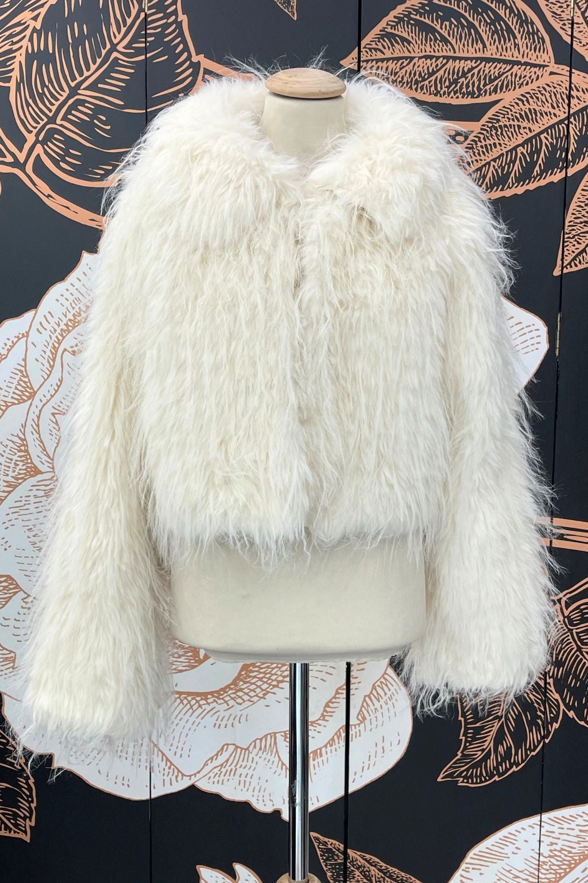 Pelliccia crop a pelolungo  colore latte - Eleh