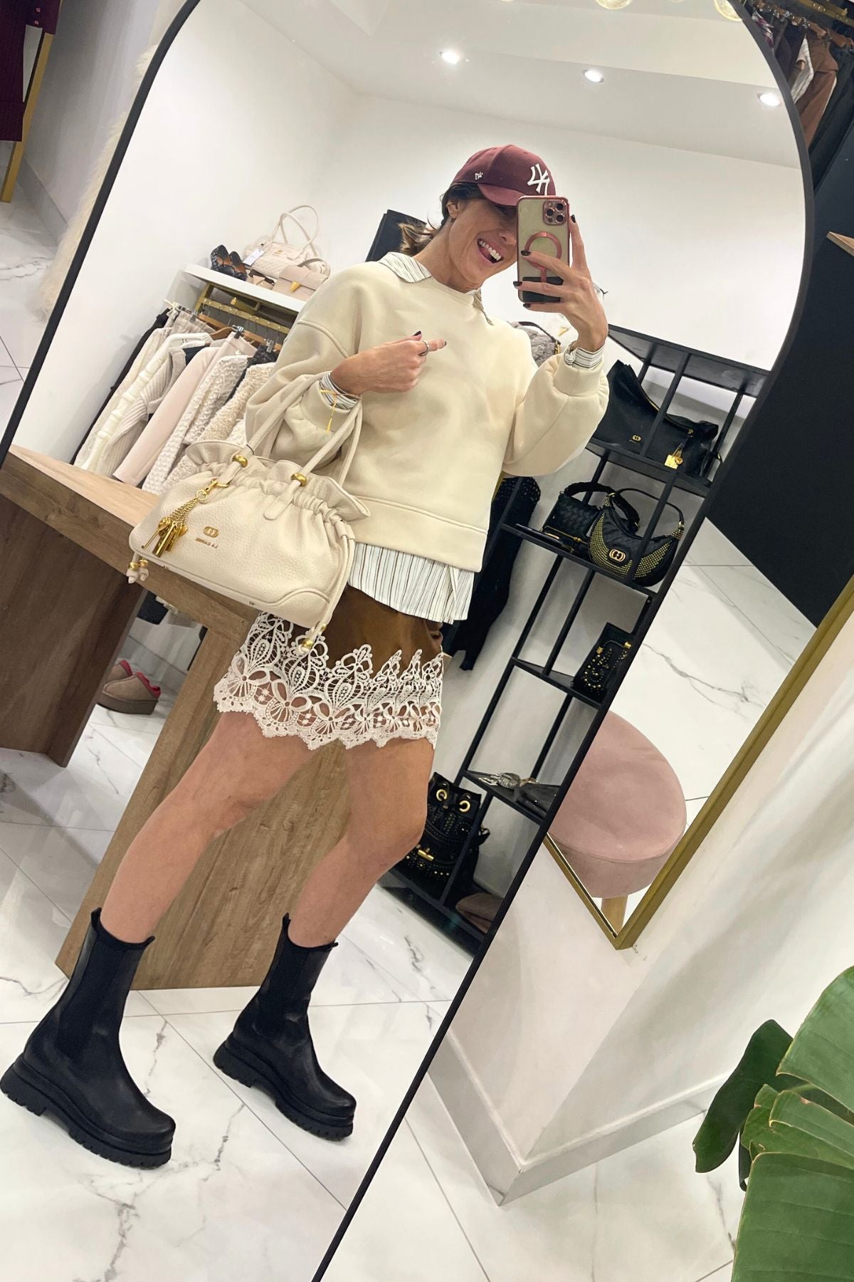 Minigonna con balza in pizzo burro - Haveone