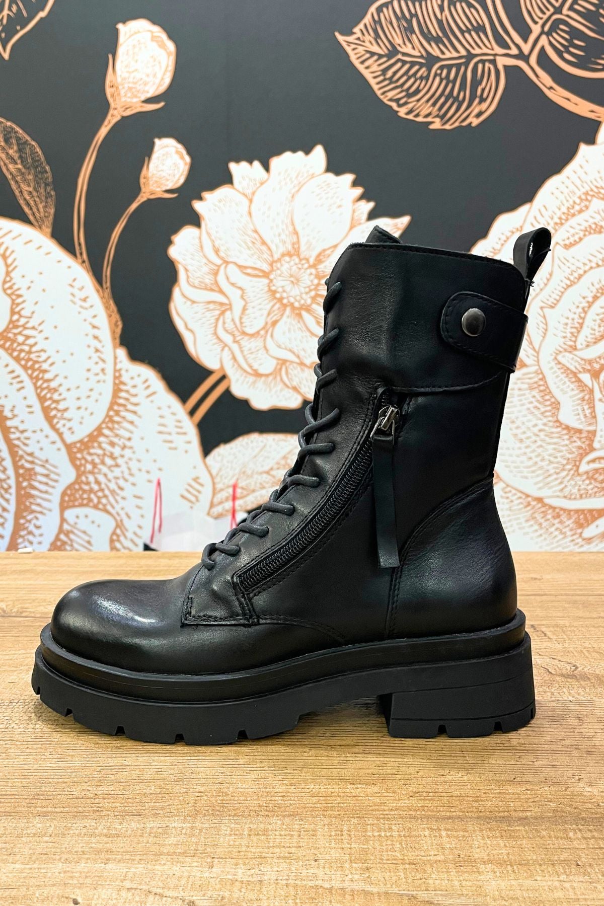 Anfibio nero in pelle - Ovyè