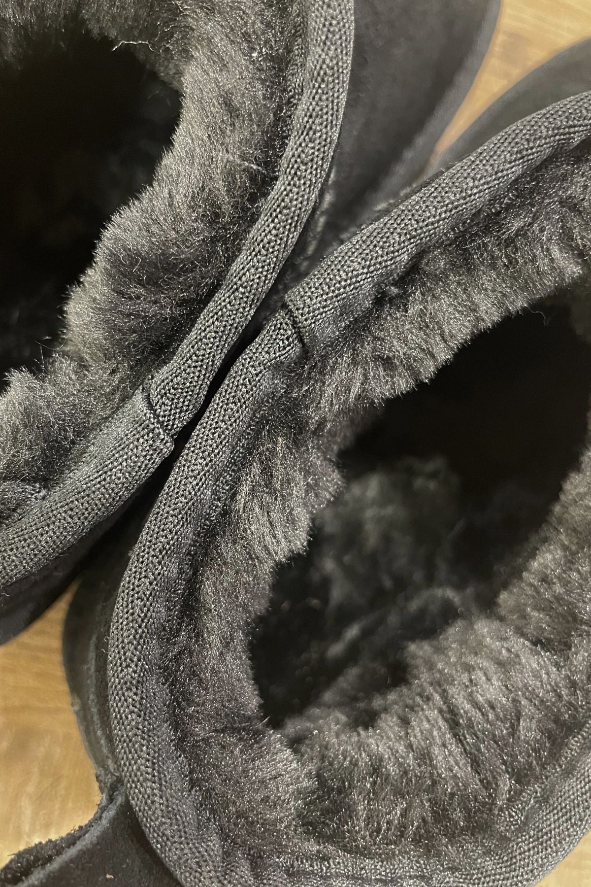Stivaletto mini in camoscio nero  - Ovyè