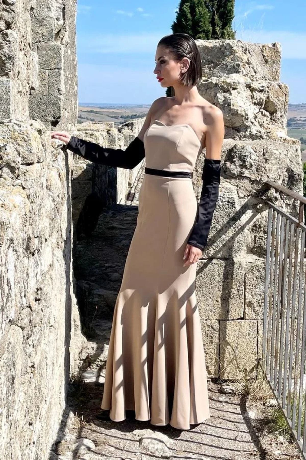 Abito sirena beige-nero