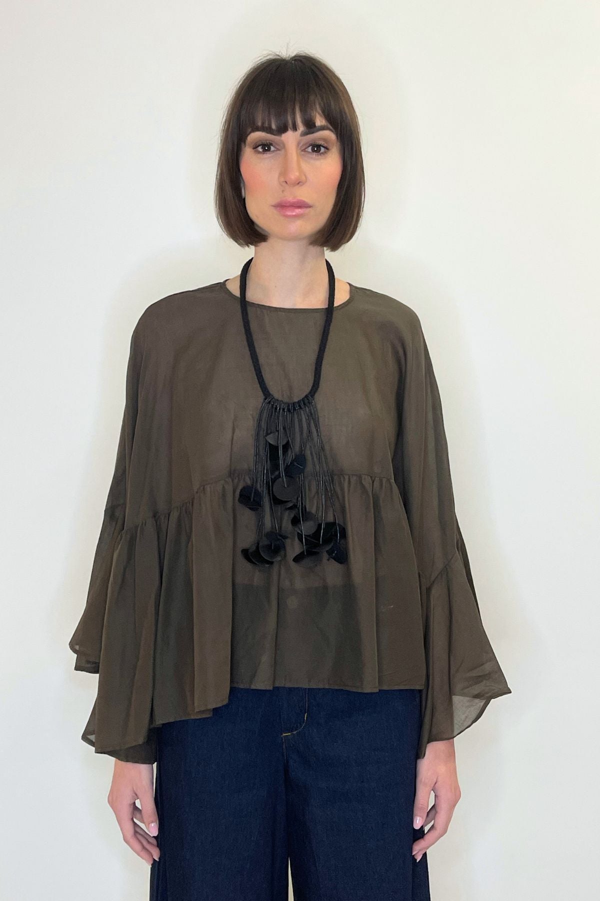 Blusa in cotone colore moro con balza - Souvenir Clubbing