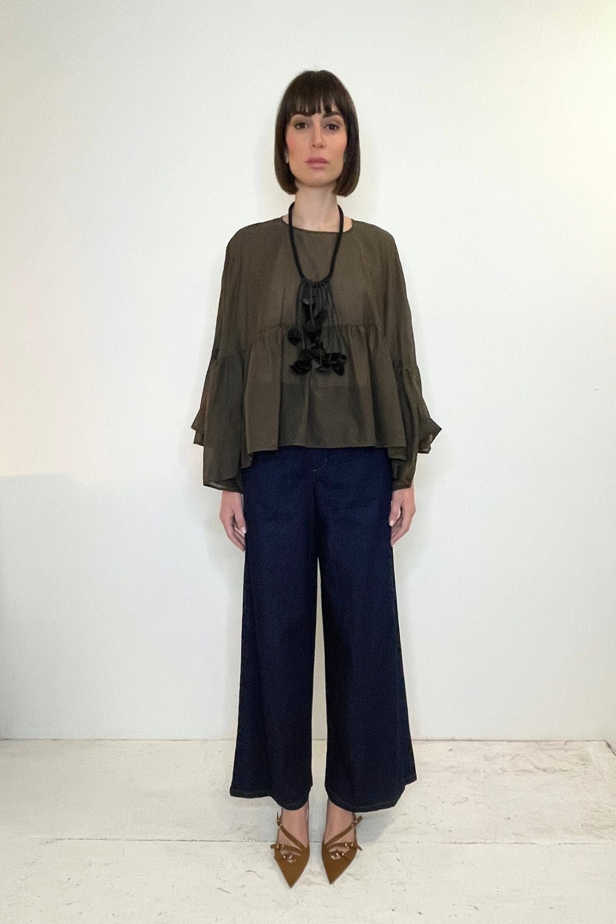 Blusa in cotone colore moro con balza - Souvenir Clubbing