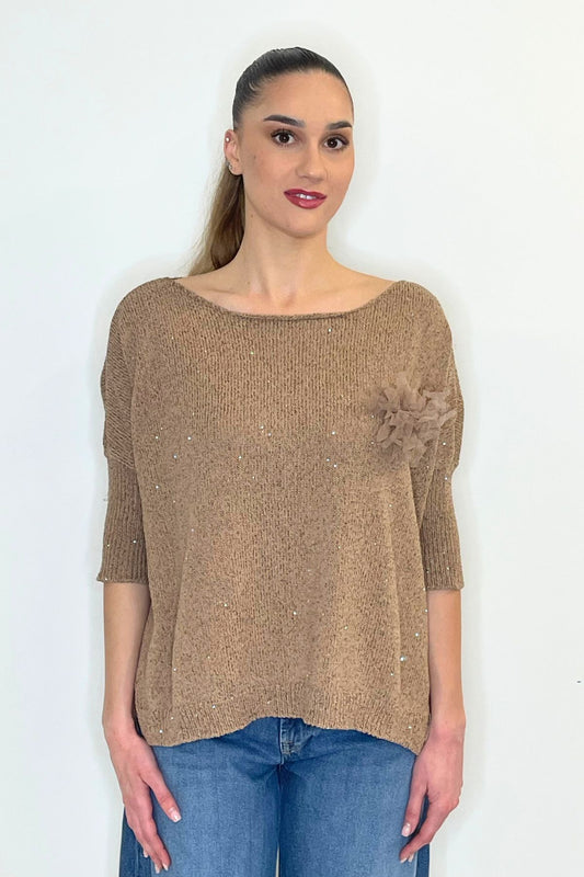 Maglia a barca con spilla e micropaillettes avana - Kontatto