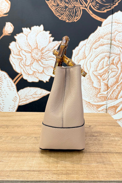 Borsa in pelle con manico bambù cipria - Emporio Club