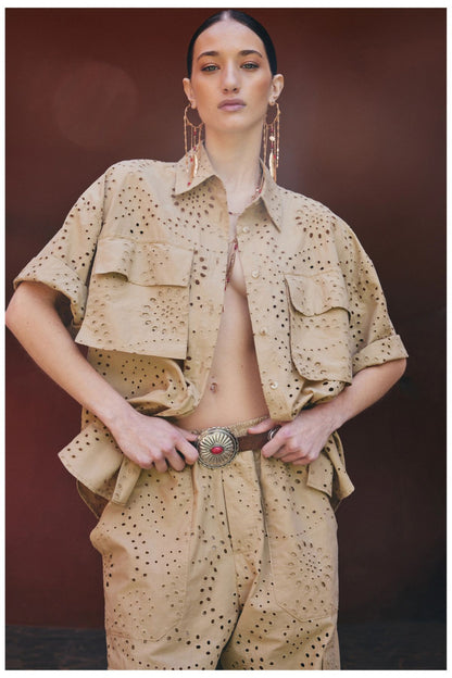 Camicia sangallo con maxi tasca cammello - Lumina